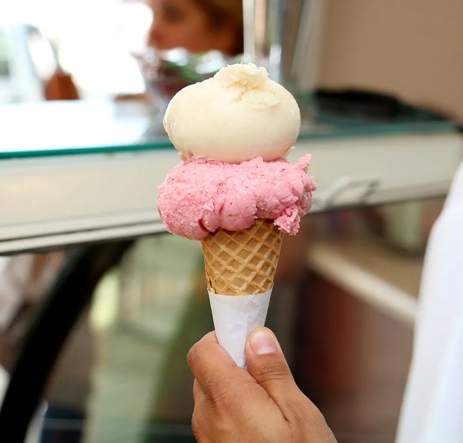 Barquillo de helado servido en el mesón de Lihuén